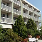 Ghironi Hotel 3*