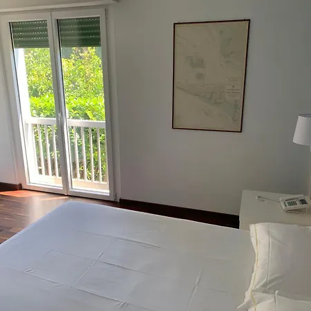 Otel Ghironi 3*