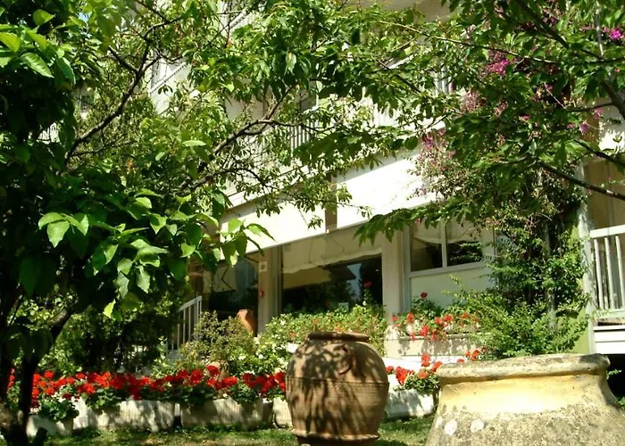 Ghironi Hotel 3*